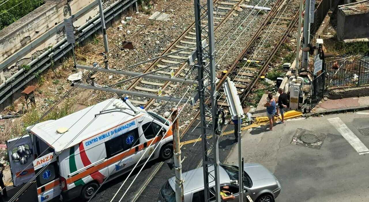 pompei due operai cadono da un carrello elevatore in gravi condizioni