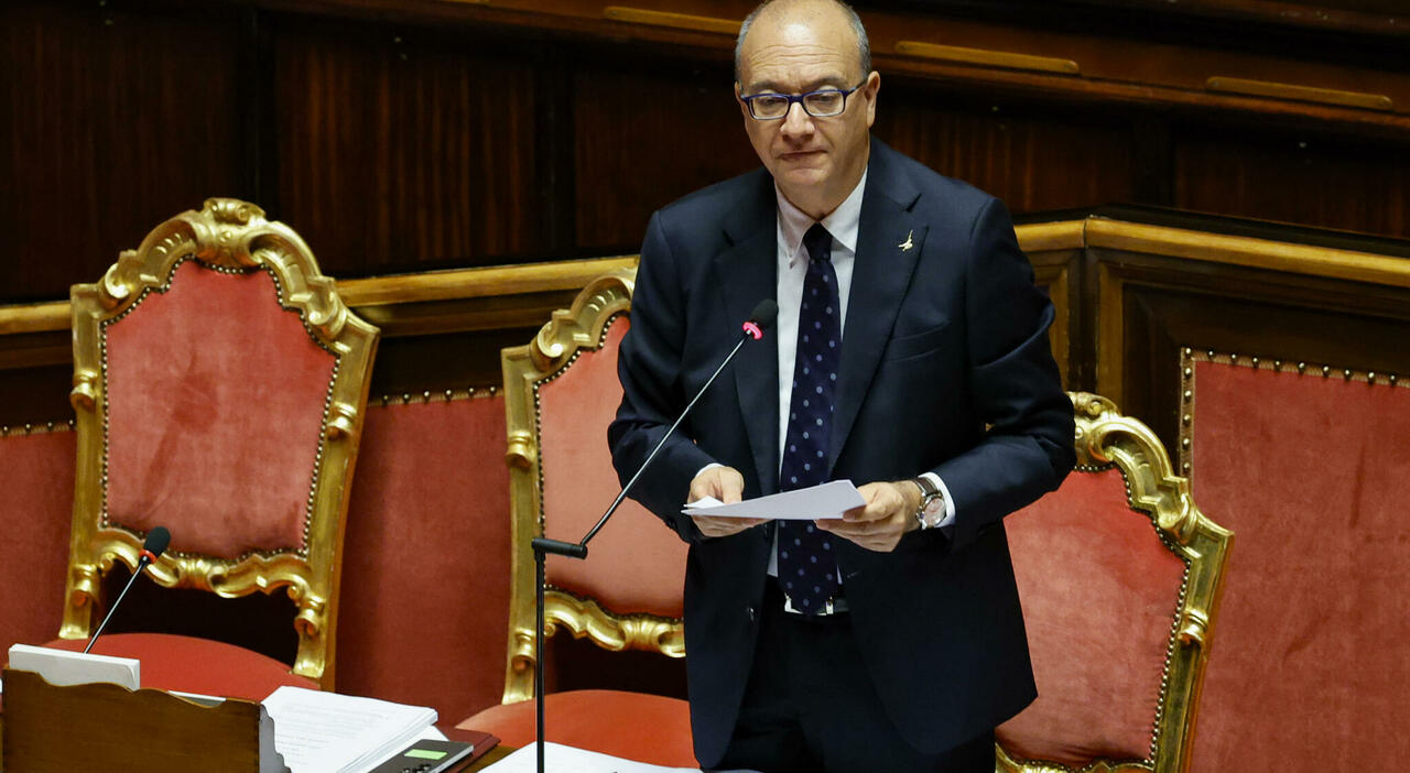 Valditara: ?«Più competenze e lotta alla dispersione: la scuola in Campania è vincente»