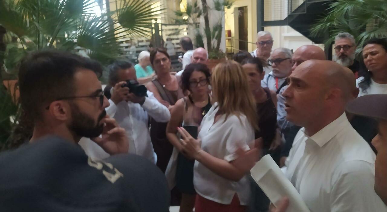 Dimissioni del sindaco Bitetti. Il Pd: «Ci ripensi», la Lega: «Dimissioni eccessive» Dimissioni del sindaco Bitetti. Il Pd: «Ci ripensi», la Lega: «Dimissioni eccessive»