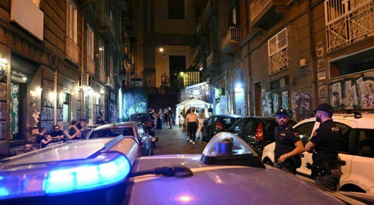 https://statics.cedscdn.it/photos/MED_HIGH/2025/07/29/8984537_29114147_annullate_zone_rosse_napoli_prefetto_decisione_tar_illegittime_nessuna_emergenza_oggi_29_7_2025.jpg