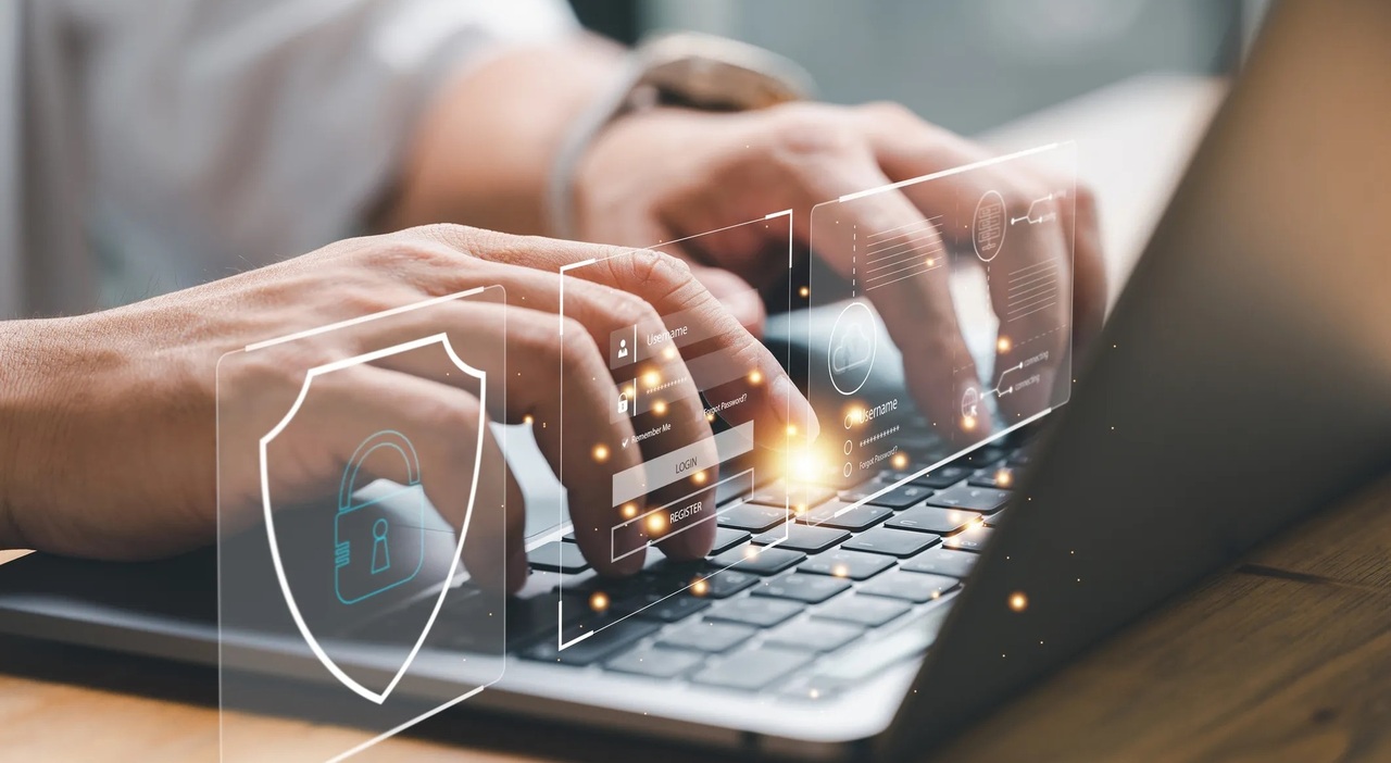 https://statics.cedscdn.it/photos/MED_HIGH/2025/07/29/8984709_29145442_article_cyber_insurance.jpg