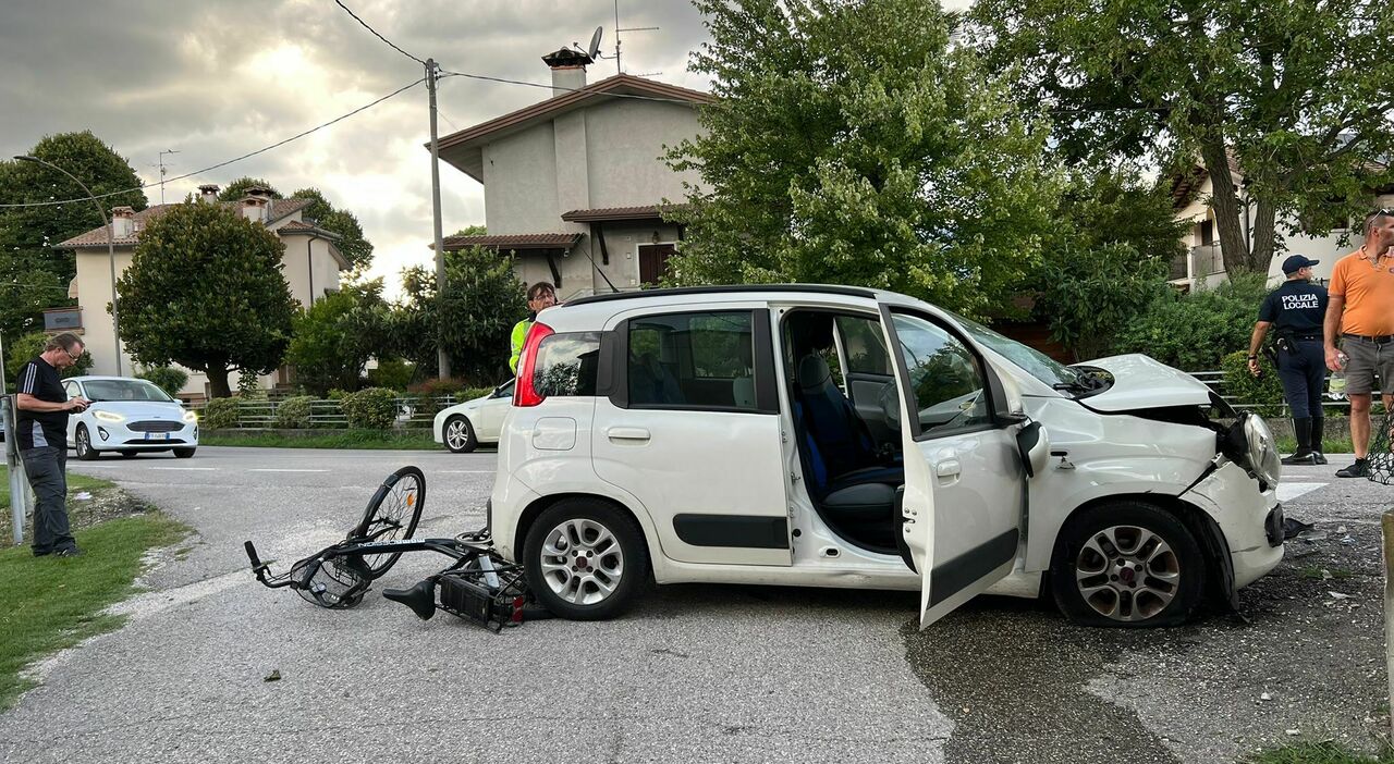 malore alla guida 72enne si accascia sul volante travolge una ciclista e muore ferita la donna