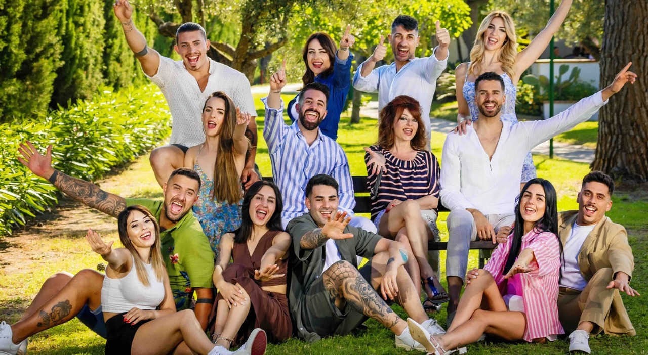 https://statics.cedscdn.it/photos/MED_HIGH/2025/07/29/8985138_29212709_coppie_temptation_island_3258.jpg