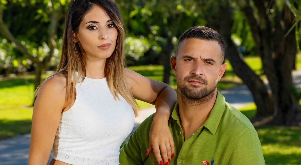 https://statics.cedscdn.it/photos/MED_HIGH/2025/07/29/8985154_29214434_valentina_e_antonio_3313.jpg