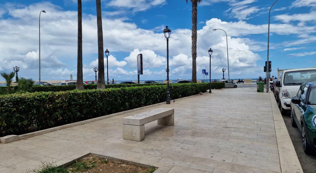 Bari, vietati i tavolini. Lo sfogo del proprietario di un locale: «Persi 600mila euro» Bari, vietati i tavolini. Lo sfogo del proprietario di un locale: «Persi 600mila euro»