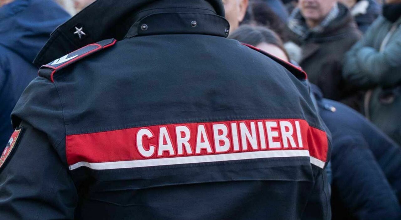 le case di due coppie come base oltre 300 episodi di spacci in pochi mesi scatta l operazione quattro arresti