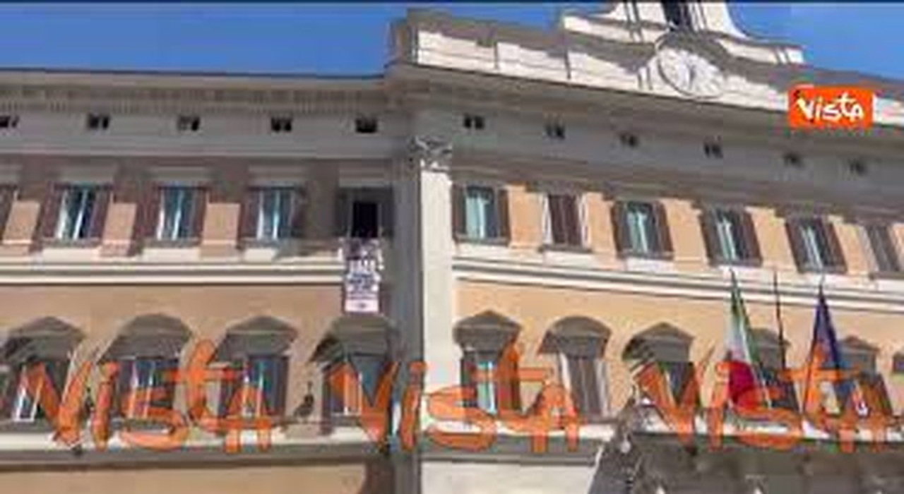 https://statics.cedscdn.it/photos/MED_HIGH/2025/07/30/8986630_poster.jpg