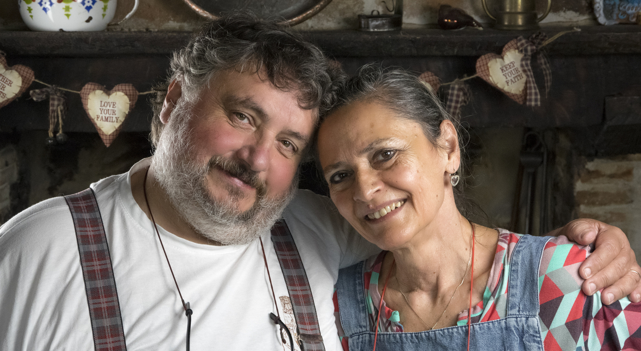 «Da maestra e geometra a osti de La Campanara: così abbiamo salvato un borgo fantasma con una cucina tradizionale e senza sprechi» «Da maestra e geometra a osti de La Campanara: così abbiamo salvato un borgo fantasma con una cucina tradizionale e senza sprechi»