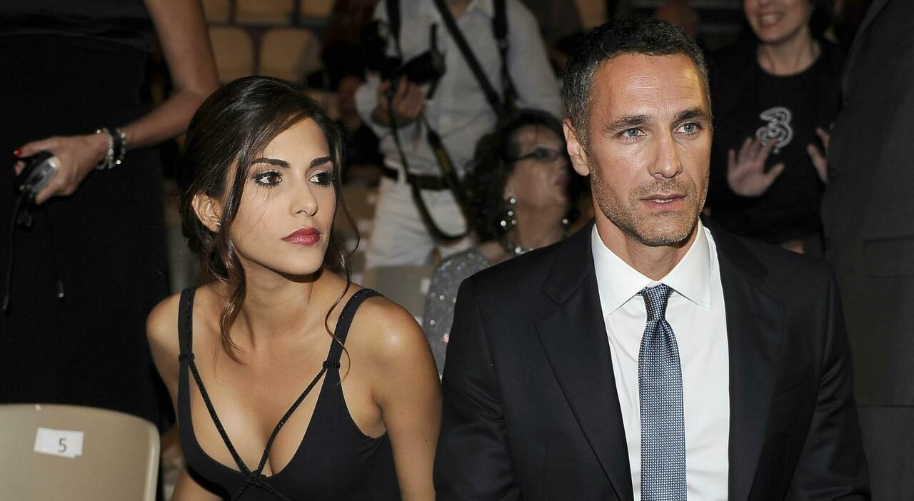 Raoul Bova al Garante della privacy: «Bloccate le chat con i miei audio». La versione di Corona Raoul Bova al Garante della privacy: «Bloccate le chat con i miei audio». La versione di Corona