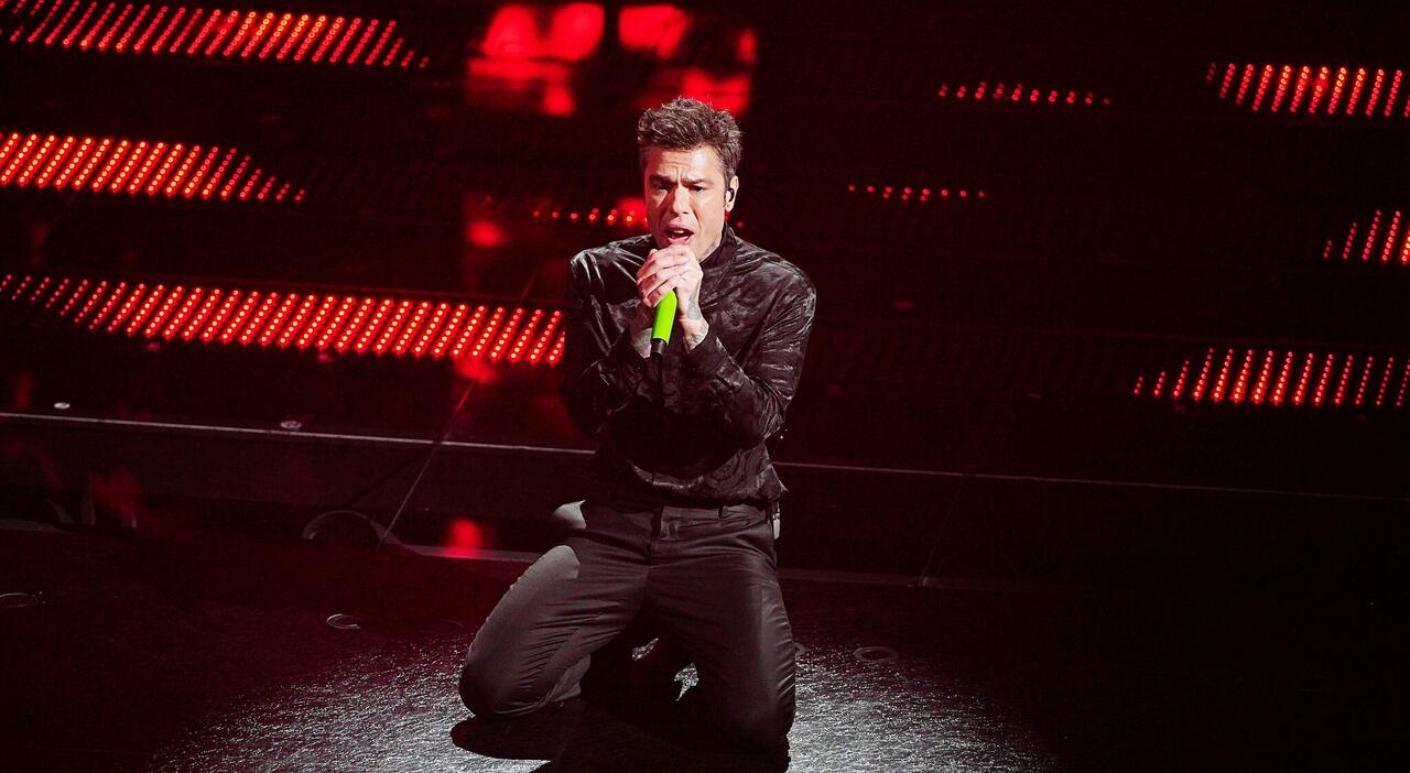 https://statics.cedscdn.it/photos/MED_HIGH/2025/07/31/8988486_31072242_fedez_10.jpg