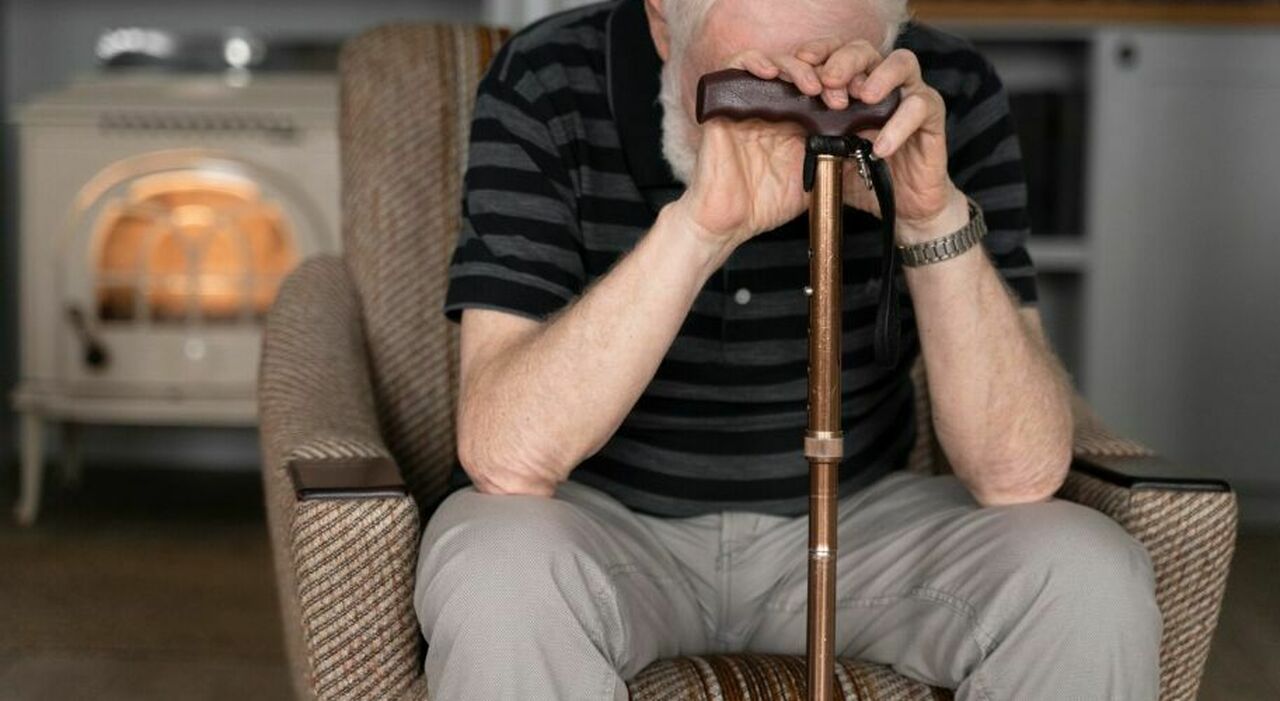 https://statics.cedscdn.it/photos/MED_HIGH/2025/07/31/8988528_31115708_alzheimer_malattia_maltrattamenti_rsa_cerreto_sannita_salvatore_martorana_oggi_31_7_2025.jpg