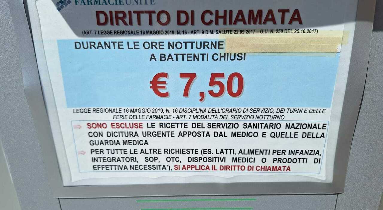 Diritto di chiamata (a pagamento) in farmacia, spunta il cartello: «Il servizio notturno costa 7 euro e 50 centesimi» Diritto di chiamata (a pagamento) in farmacia, spunta il cartello: «Il servizio notturno costa 7 euro e 50 centesimi»