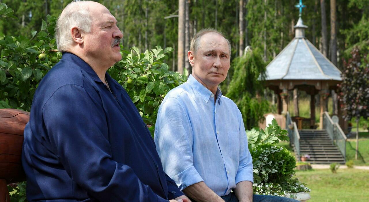 https://statics.cedscdn.it/photos/MED_HIGH/2025/08/01/8990310_01163140_putin.jpg