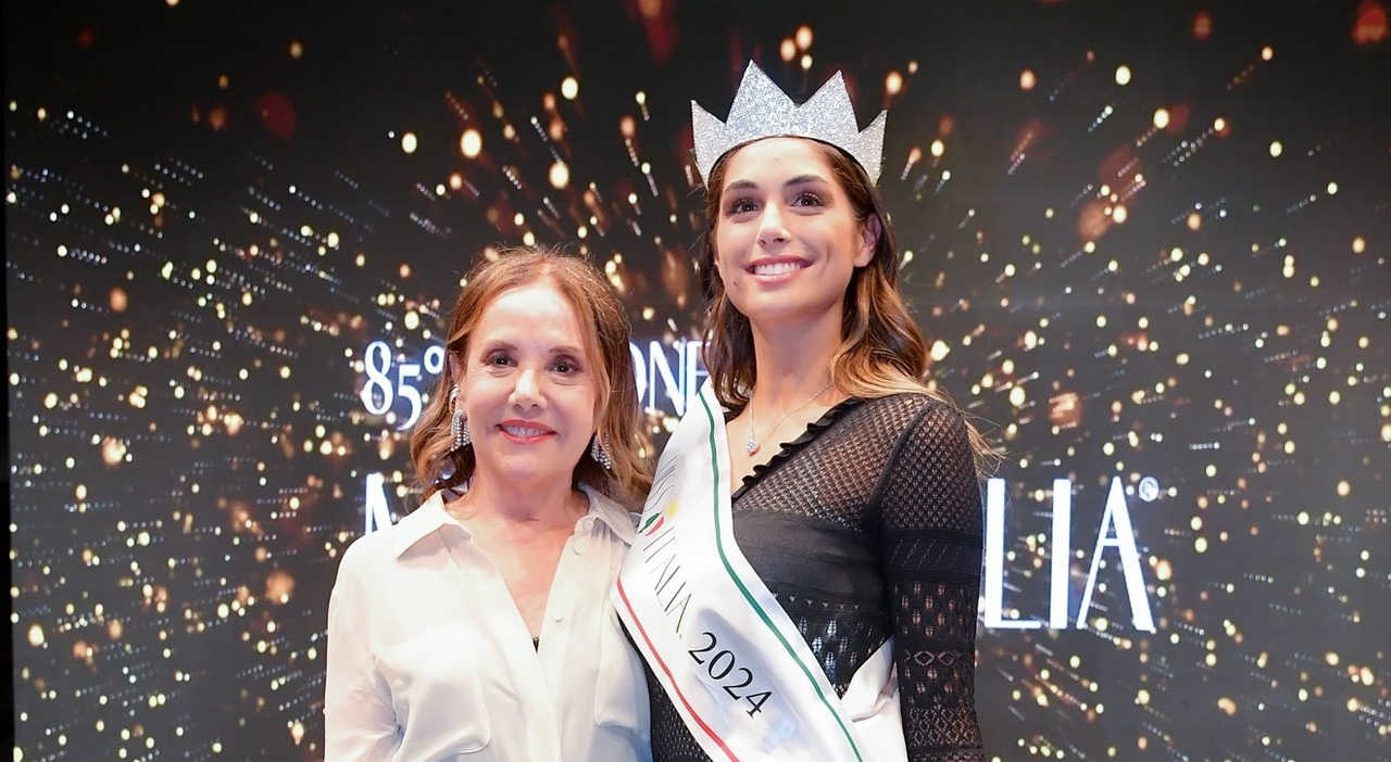 https://statics.cedscdn.it/photos/MED_HIGH/2025/08/01/8990425_01094606_miss_italia_torna_in_rai.jpg