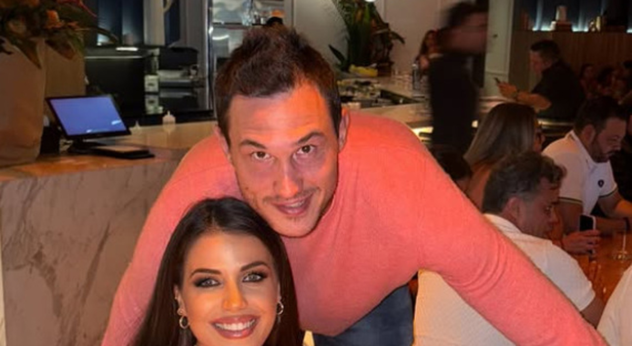https://statics.cedscdn.it/photos/MED_HIGH/2025/08/01/8990431_01093325_eleonora_e_gallo.jpg