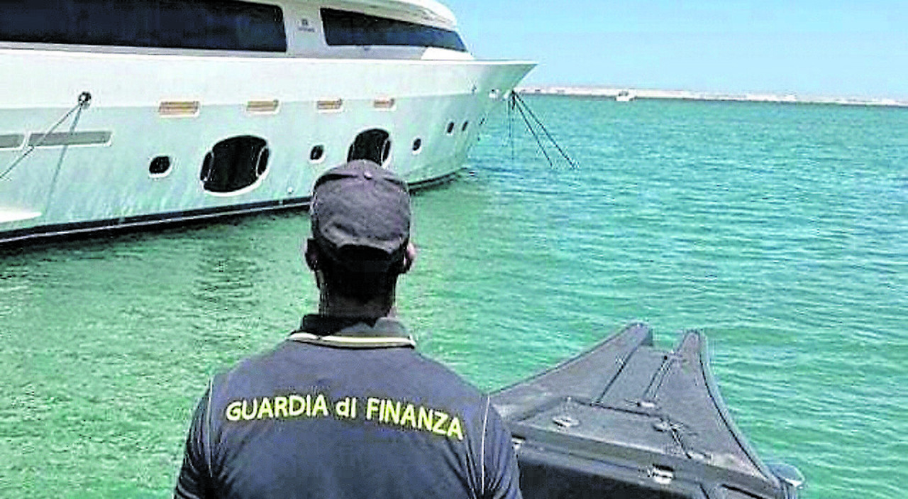 barche usate per ospitare turisti scattano multe per 670mila euro perch233
