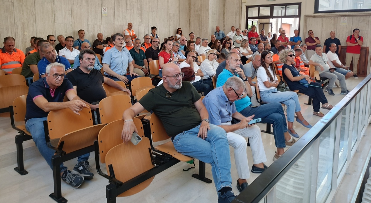 Dopo il Consiglio sulla Multiservizi, è resa dei conti nel centrodestra: «Fuori chi sabota e calunnia» Dopo il Consiglio sulla Multiservizi, è resa dei conti nel centrodestra: «Fuori chi sabota e calunnia»