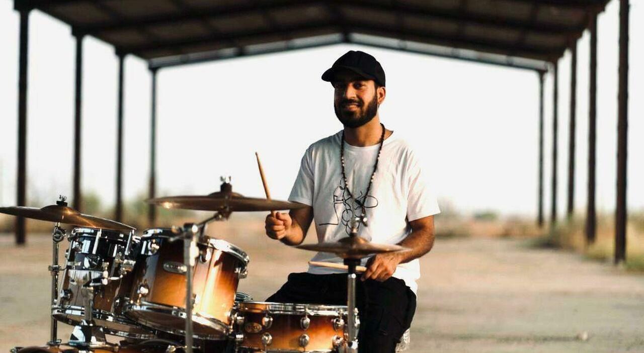 Dalla fuga dal regime alla band del Conservatorio: Amir ha coronato il suo sogno Dalla fuga dal regime alla band del Conservatorio: Amir ha coronato il suo sogno