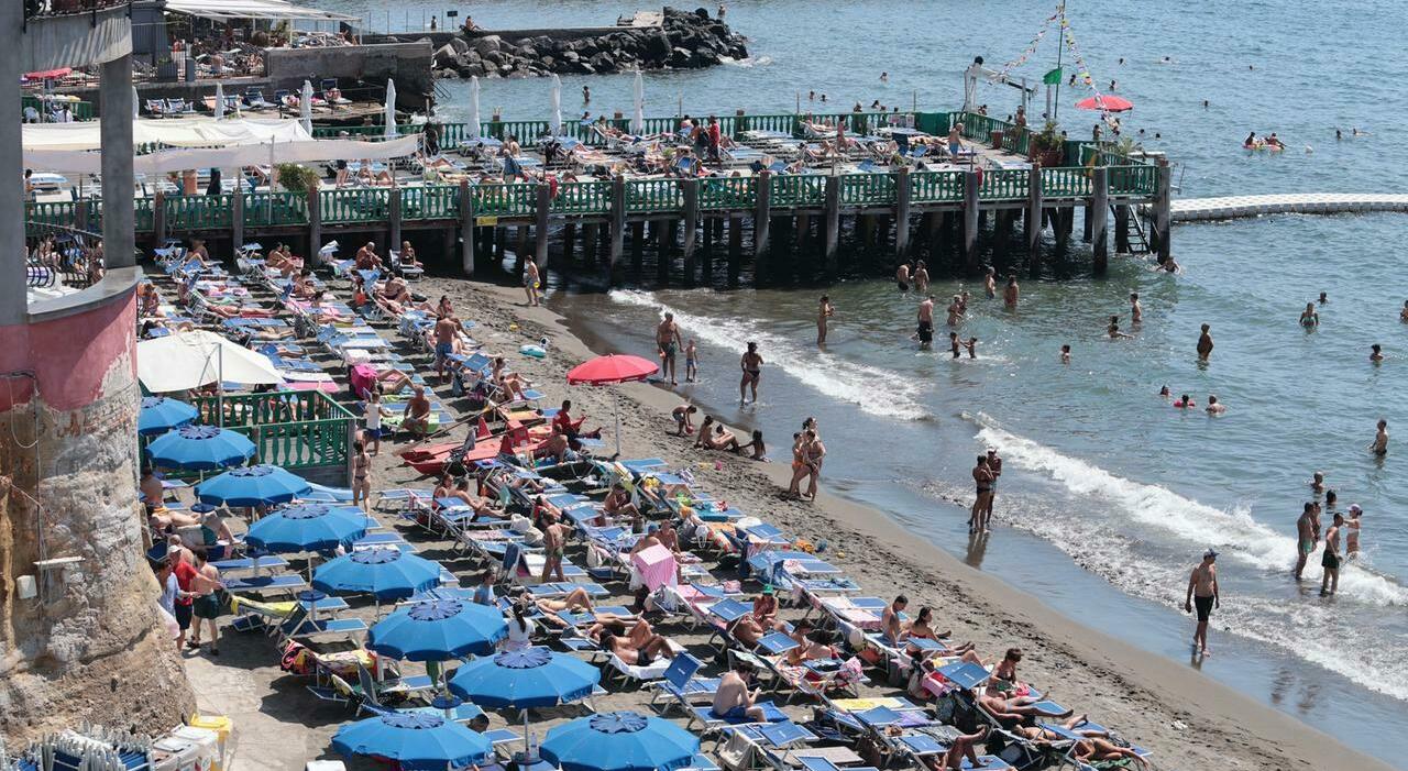 lidi a napoli lappello dei balneari sul nodo delle concessioni vanno tutelati gli utenti