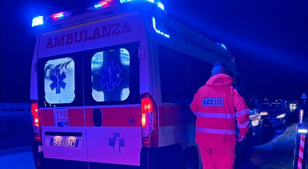 ancora sangue sulle strade in puglia l auto si ribalta muore un giovane