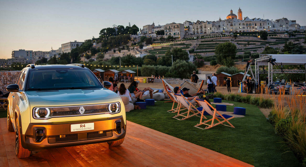 Renault R4 E-tech al Viva! Festival di Locorotondo