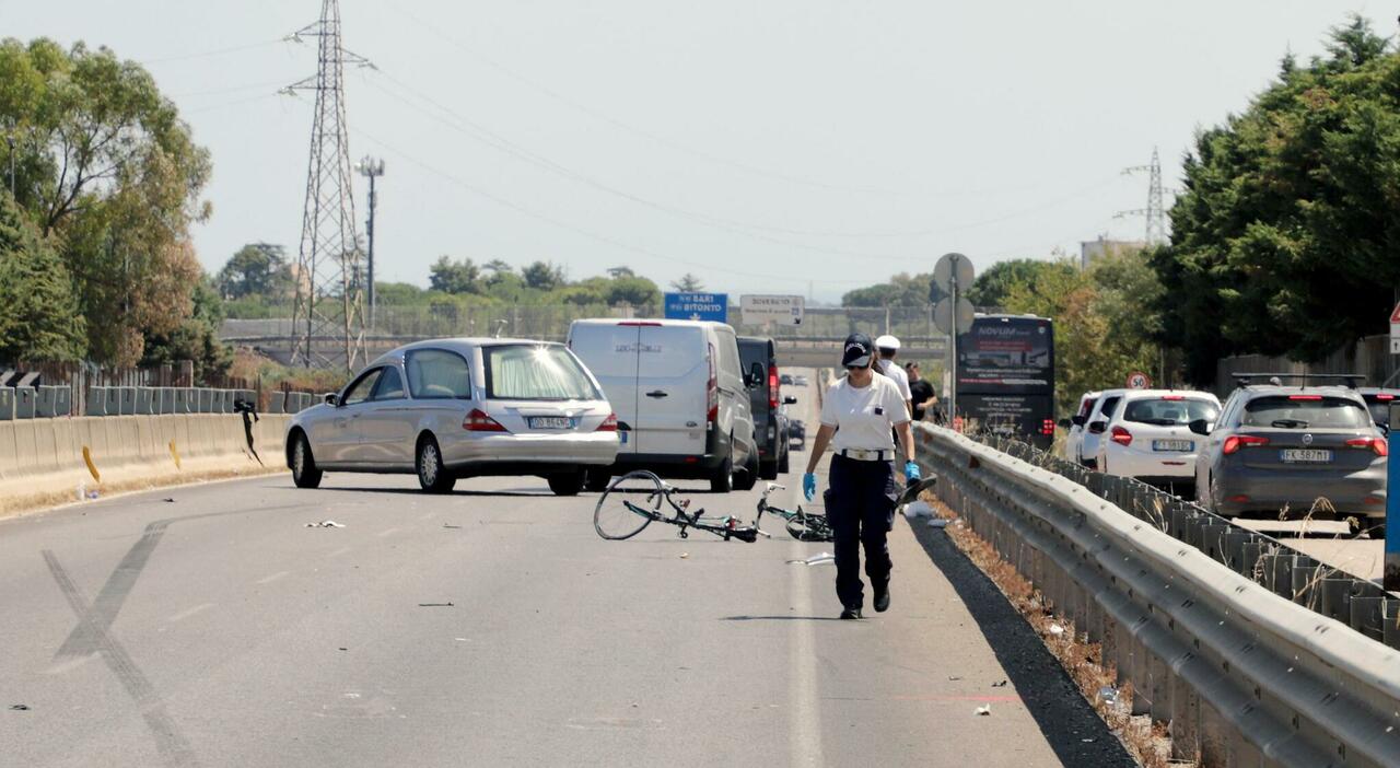 ciclisti travolti da auto il racconto del sopravvissuto ci siamo salvati perch233 eravamo distanti ha gridato cosa ho fatto
