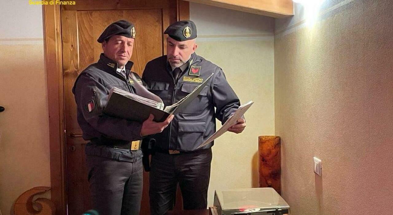 Senigallia, i furbetti del codice contraffatto: case fantasma, scoperti in dieci. Multati dalla Finanza, rischiano anche la denuncia per falso