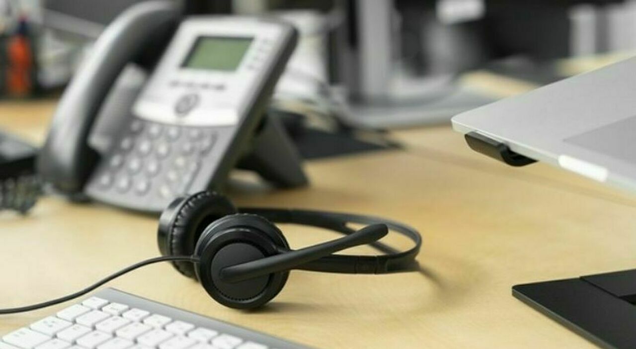 Call center, blocco chiamate moleste: dal 19 agosto primo filtro Agcom contro il telemarketing aggressivo. Come funziona Call center, blocco chiamate moleste: dal 19 agosto primo filtro Agcom contro il telemarketing aggressivo. Come funziona