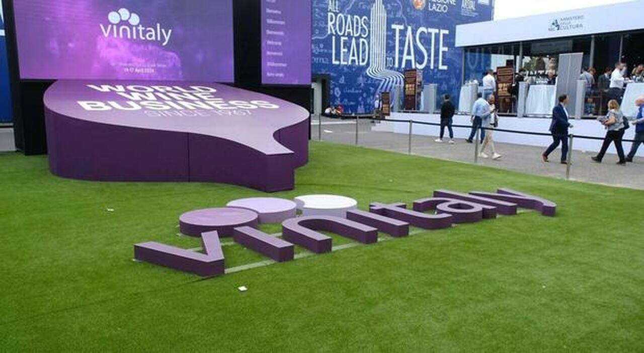 https://statics.cedscdn.it/photos/MED_HIGH/2025/08/05/8997258_8751794_01105458_logo_vinitaly_1_14_1.jpg
