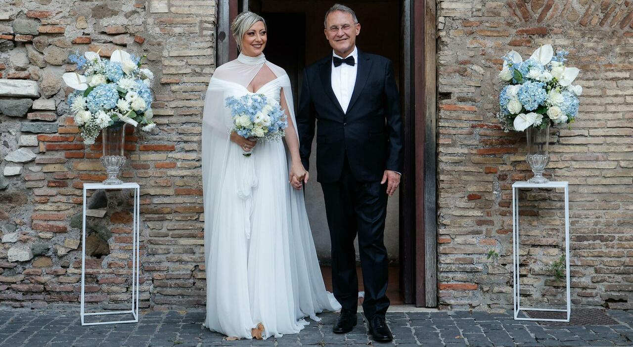 Edmondo Cirielli, il matrimonio del viceministro con Maria Rosaria Campitiello: La Russa celebrante, gli abiti, gli ospiti, il menu Edmondo Cirielli, il matrimonio del viceministro con Maria Rosaria Campitiello: La Russa celebrante, gli abiti, gli ospiti, il menu