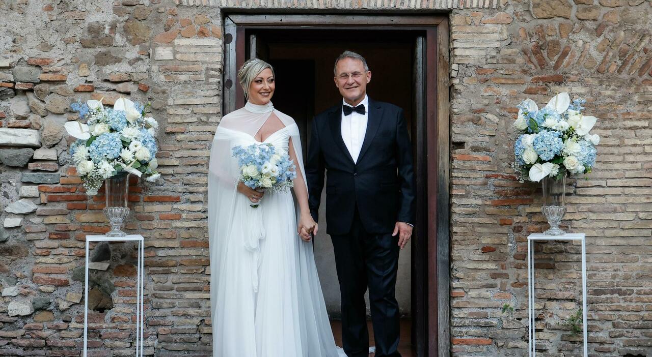 https://statics.cedscdn.it/photos/MED_HIGH/2025/08/05/8997289_05112111_cierielli_matrimonio.jpg
