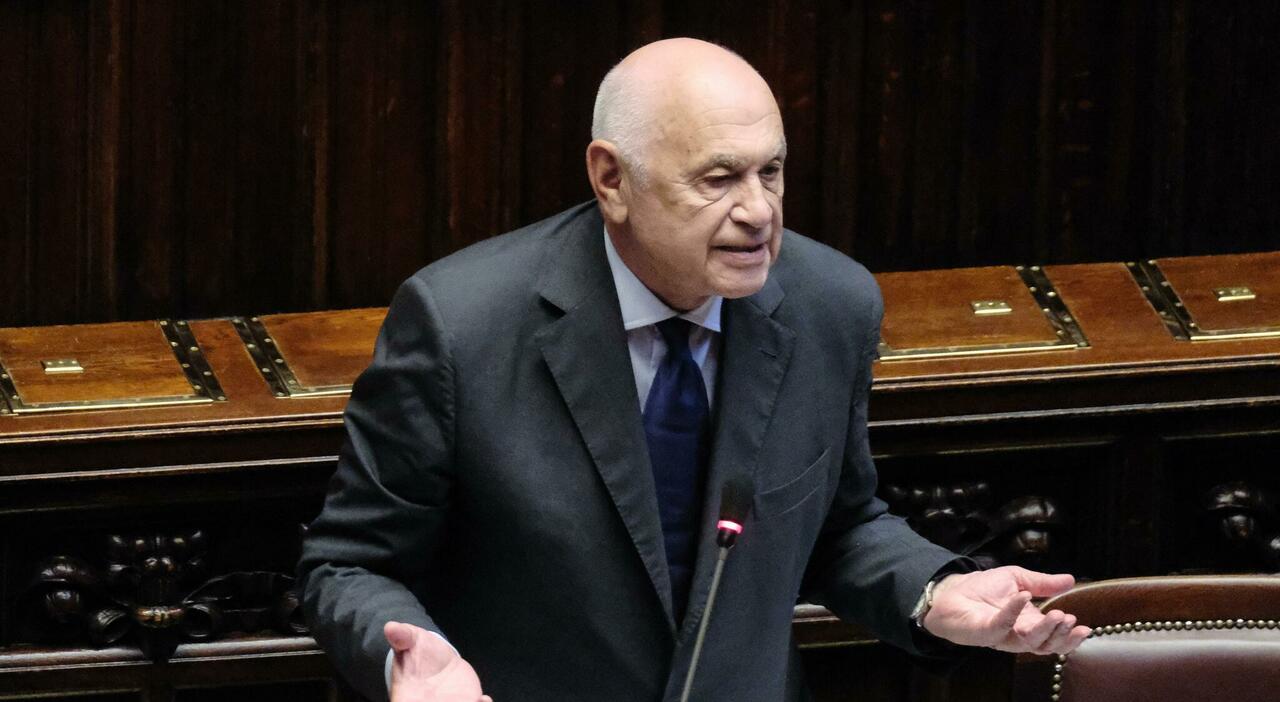 https://statics.cedscdn.it/photos/MED_HIGH/2025/08/05/8997454_05145838_nordio_almasri.jpg