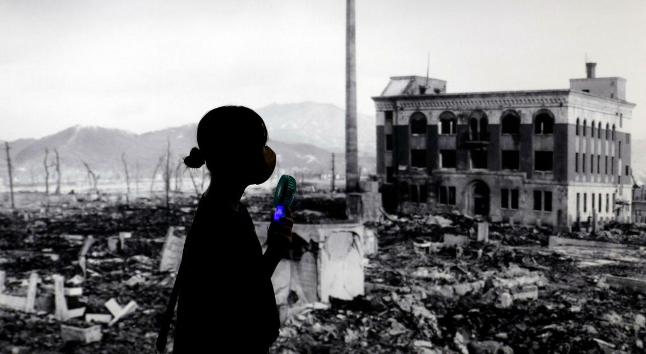 https://statics.cedscdn.it/photos/MED_HIGH/2025/08/05/8997476_05152931_hiroshima_bomba_nucleare_anniversario_racconti_sopravvissuti_oggi_5_8_2025.jpg
