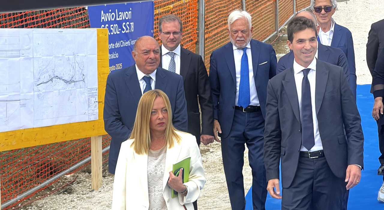 Acquaroli sfida Ricci sulla Zes della discordia: «Facciamola subito, le minoranze in Parlamento ci stanno?» Acquaroli sfida Ricci sulla Zes della discordia: «Facciamola subito, le minoranze in Parlamento ci stanno?»