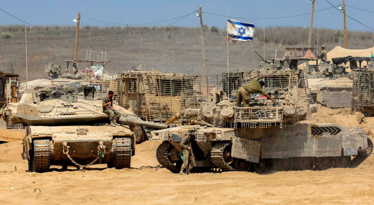 Occupazione di Gaza, come sarà l?attacco israeliano? Prima il centro, poi i quartieri: ma «servono migliaia di soldati». Il volo degli aerei spia britannici