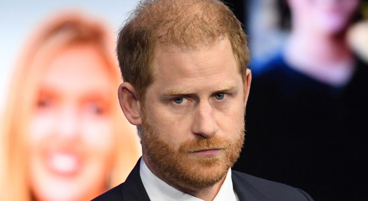 https://statics.cedscdn.it/photos/MED_HIGH/2025/08/06/8999463_06180901_principe_harry_assolto_accuse_bullismo_lascia_fondazione_oggi_6_8_2025.jpg