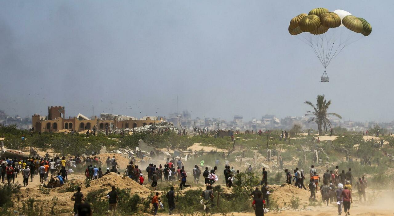 https://statics.cedscdn.it/photos/MED_HIGH/2025/08/07/9000869_07091934_gaza.jpg