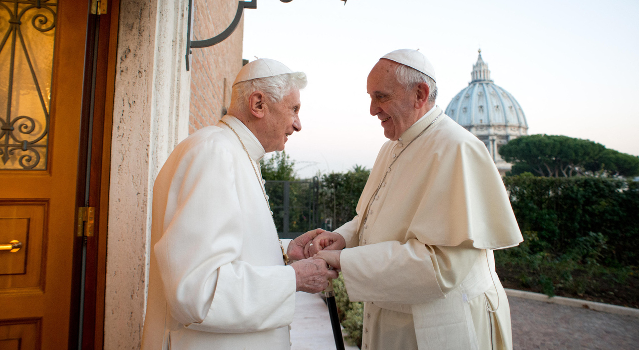 https://statics.cedscdn.it/photos/MED_HIGH/2025/08/07/9001379_07195637_ratzinger_lettera_inedita_rinuncia_no_scisma_strisciante_papa_benedetto_xvi_oggi_7_8_2025.jpg