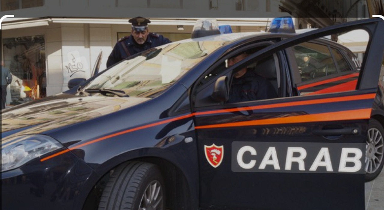 violenta due minorenni prima le minaccia in ascensore poi le costringe ad aprire casa e a bere alcolici l incubo la fuga e l arresto