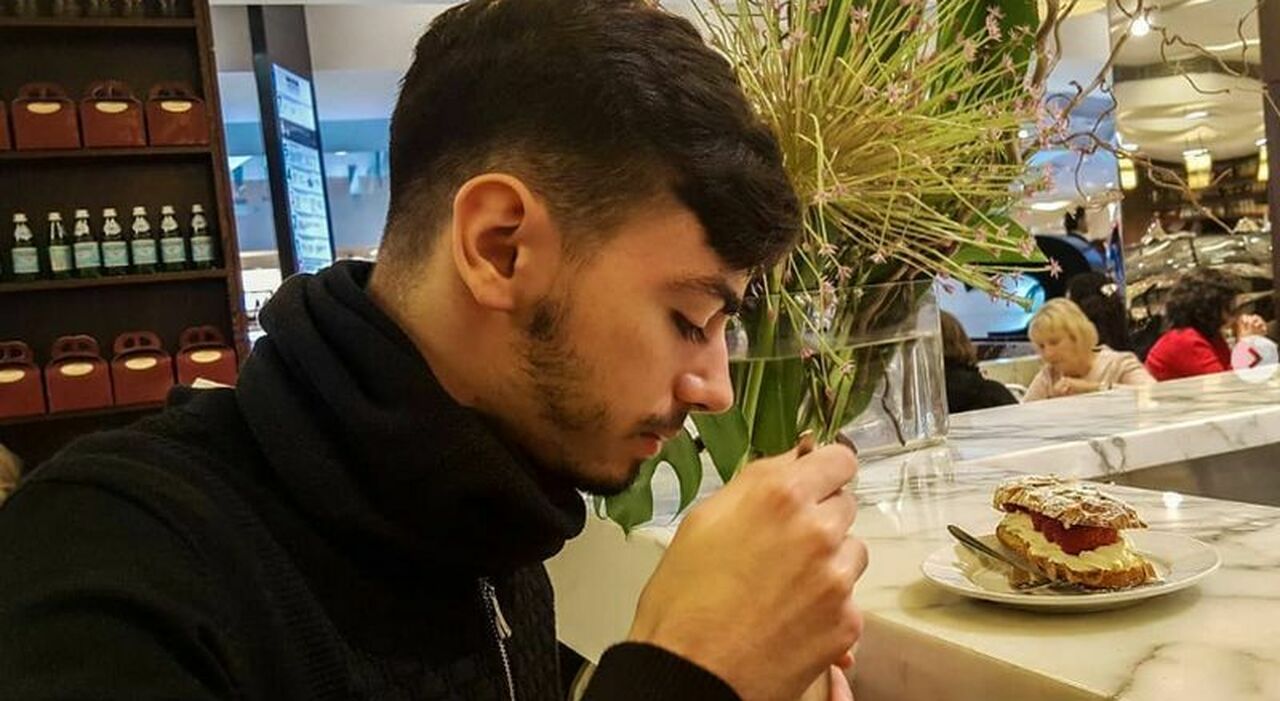Stefano Argentino suicida in carcere, 7 indagati per la morte del killer di Sara Campanella: aveva annunciato di volersi togliere la vita ma gli avevano tolto la sorveglianza Stefano Argentino suicida in carcere, 7 indagati per la morte del killer di Sara Campanella: aveva annunciato di volersi togliere la vita ma gli avevano tolto la sorveglianza