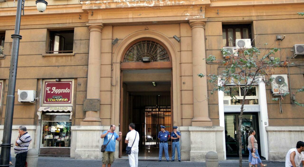 https://statics.cedscdn.it/photos/MED_HIGH/2025/08/09/9004767_09185445_palazzo_santa_lucia.jpg