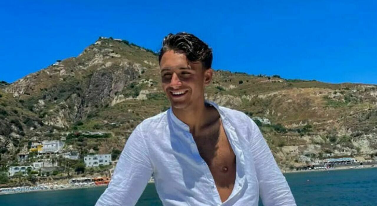 https://statics.cedscdn.it/photos/MED_HIGH/2025/08/11/9007707_11151056_giovanni_marchionni_autopsia_come_e_morto_yacht_sardegna_oggi_11_8_2025.jpg