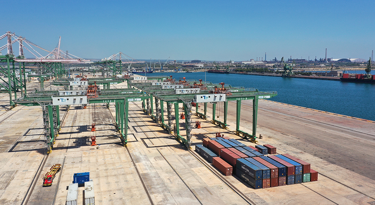 Traffici portuali a picco: un tavolo per la crisi. Nuovo piano di Yilport Traffici portuali a picco: un tavolo per la crisi. Nuovo piano di Yilport