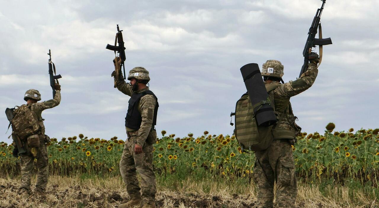 https://statics.cedscdn.it/photos/MED_HIGH/2025/08/12/9009119_12063947_ukraine.jpg