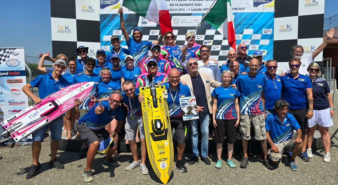 Il team italiano di motonautica radiocomandata