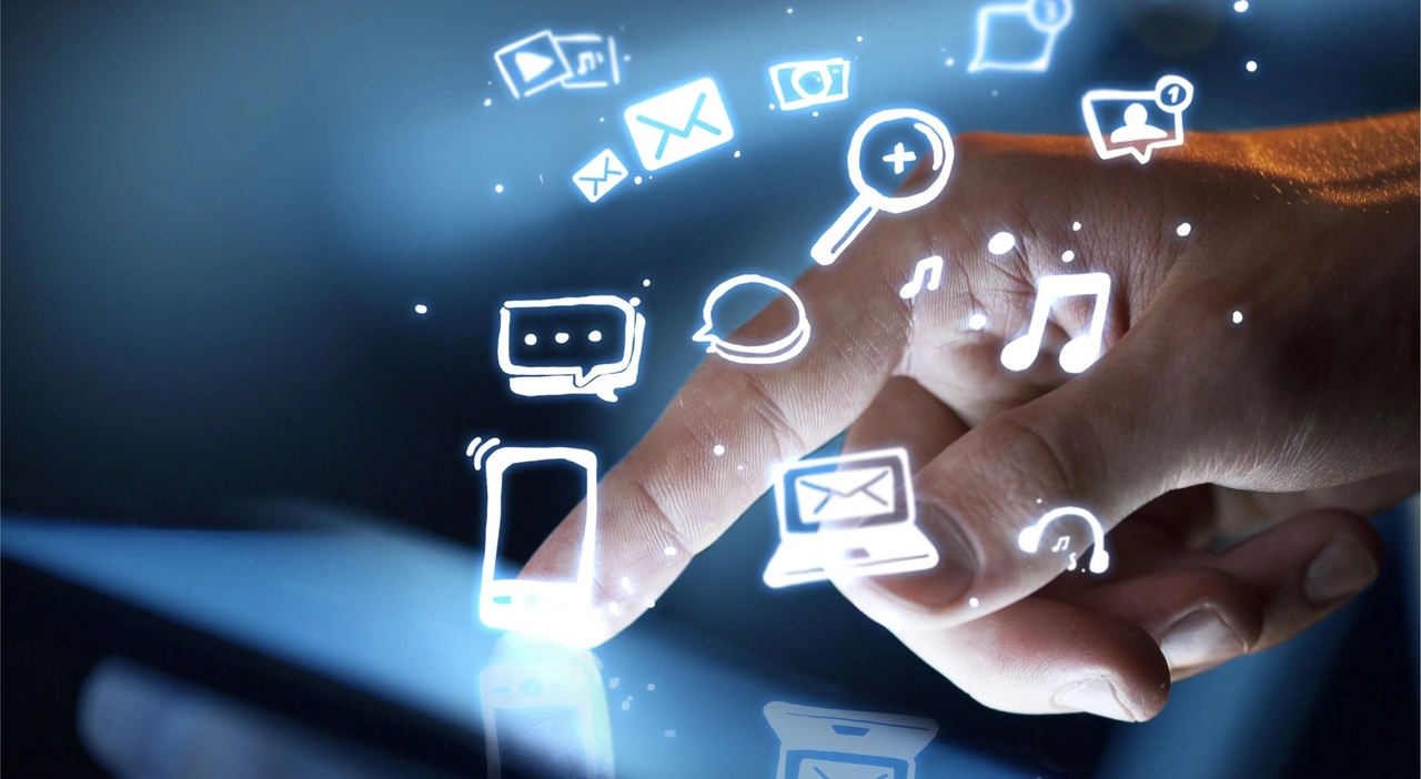 https://statics.cedscdn.it/photos/MED_HIGH/2025/08/12/9009259_12102618_top_15_advantages_of_internet_marketing_for_your_business.jpg