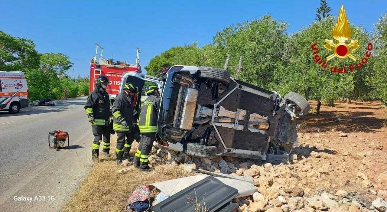 incidente sulla ostuni villanova auto contro moto tre feriti