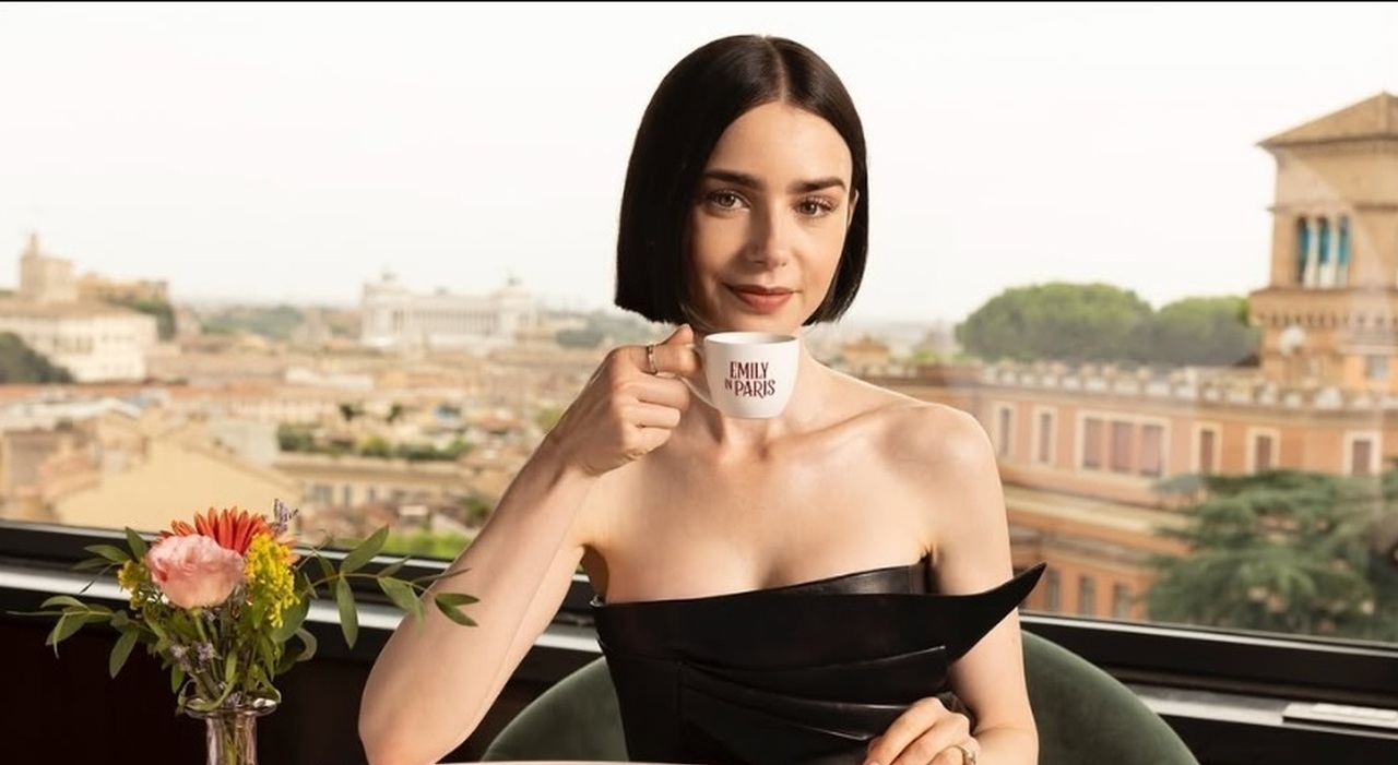 https://statics.cedscdn.it/photos/MED_HIGH/2025/08/12/9009641_12181218_emily_in_paris_venezia_casting.jpg