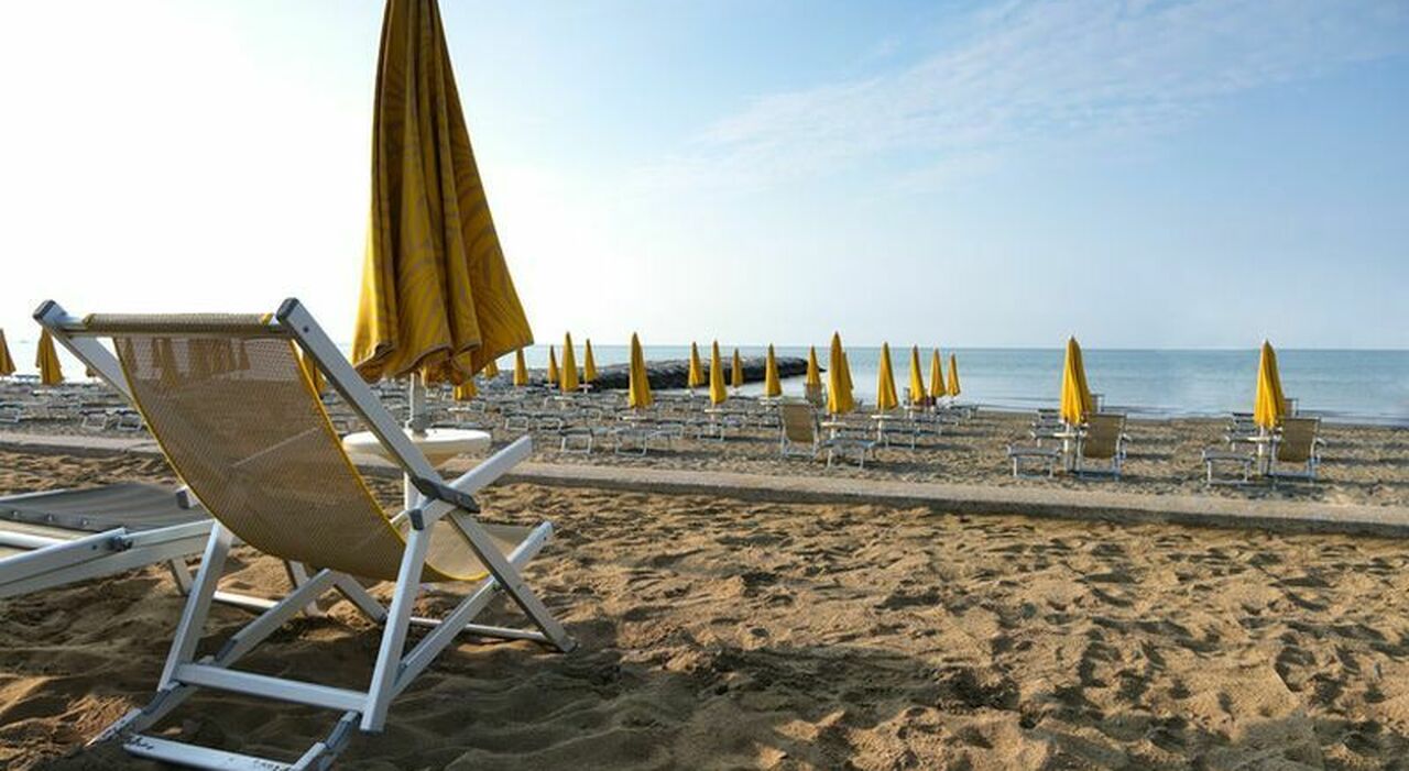 spiagge vuote quando il caro stabilimenti non c entra gli italiani in partenza la vacanza al mare 232 superata sono cambiate le mete