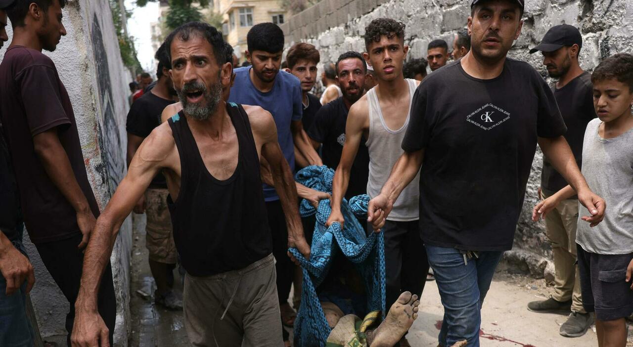 https://statics.cedscdn.it/photos/MED_HIGH/2025/08/13/9011075_13112329_gaza.jpg